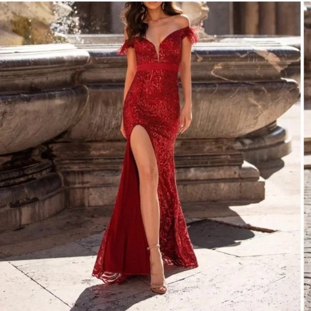 Alamour the label Elegant Off-Shoulder Red Evening Gown